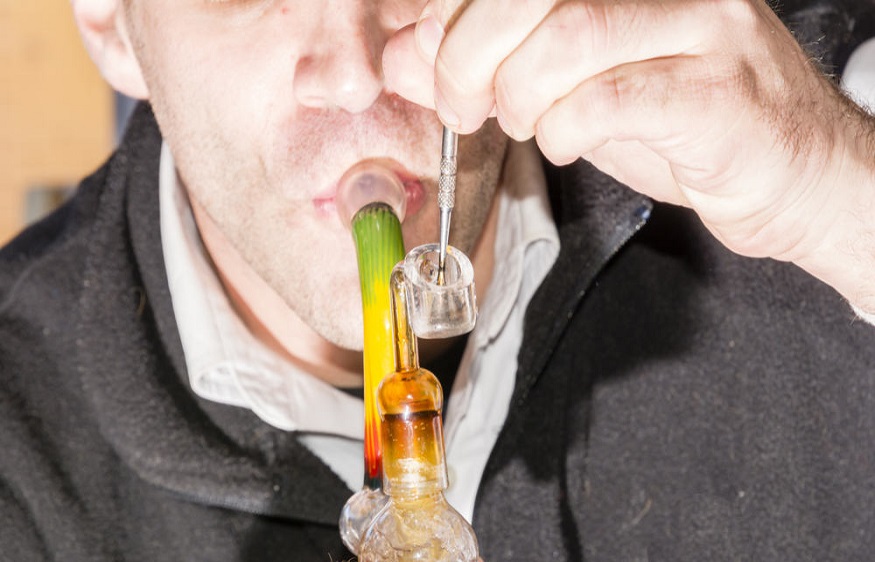 https://besthealthcarenews.com/reading-about-the-basic-differences-between-the-dab-rigs-and-the-bongs/