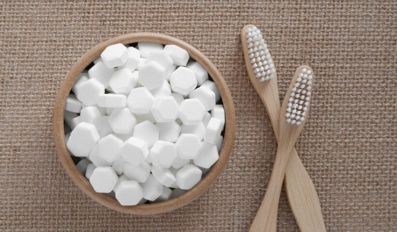 Hydroxyapatite toothpaste